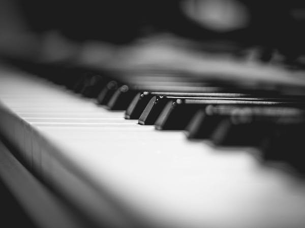 Apprenez le piano en ligne avec les meilleurs professeurs